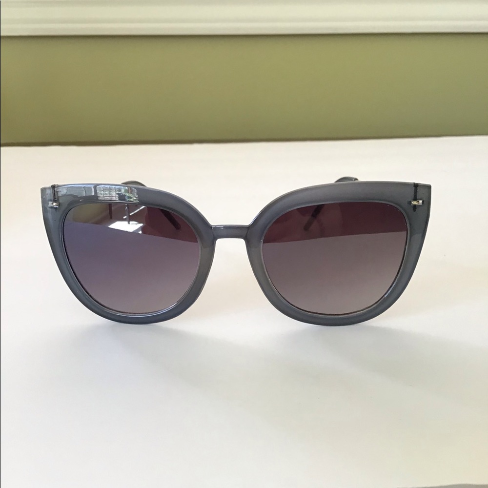 Gently Used Sunglasses! Great Condition!